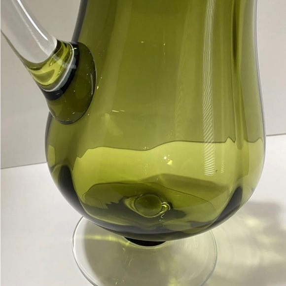 VTG Hand Blown Green Art Glass Pitcher Clear Handle Pedestal Base MCM 54 oz - Picture 3 of 15